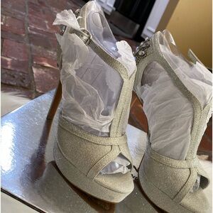 Gianni Bini Dress High Heels